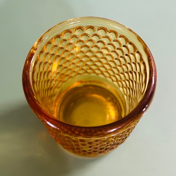Vintage Hobnail votive cup, amber glass. Mint condition. Color is clear, vibrant - Picture 2 of 4